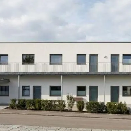 Komfortables Doppelzimmer Im Neubau فولدا